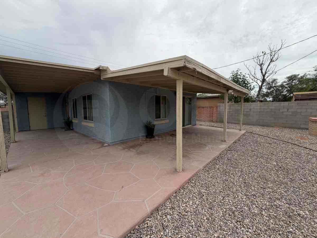 7160 S 6th Ave #2 - Photo 4 of 5