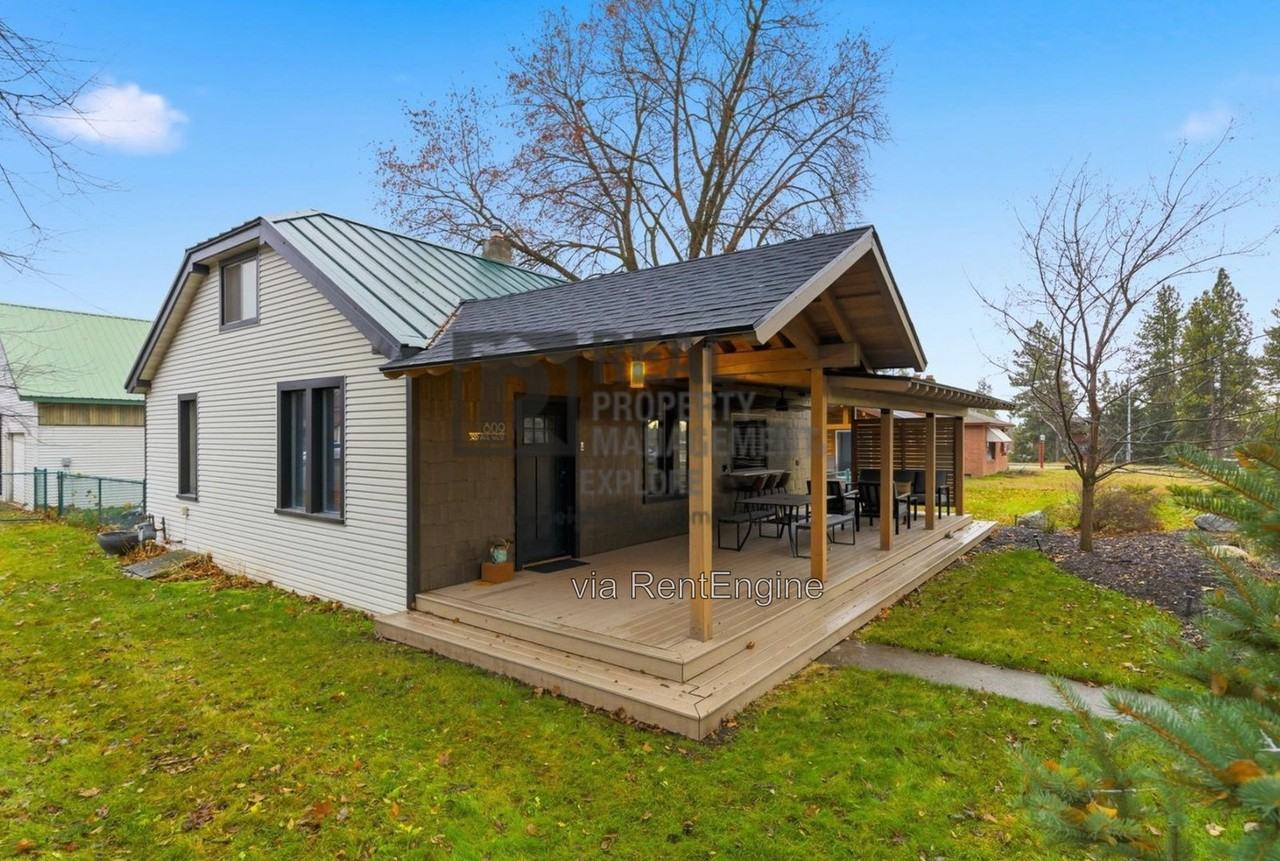 809 3rd Ave W - Photo 3 of 23