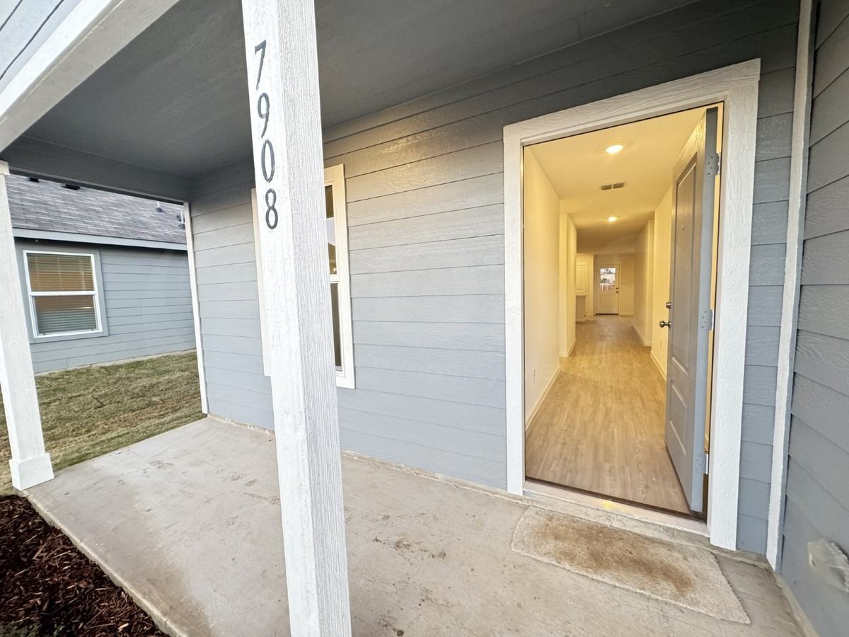 7908 Gilbert St - Photo 2 of 17