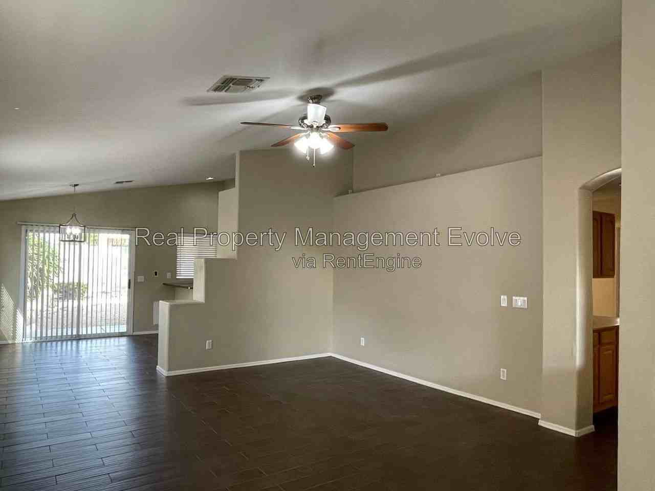 8172 W Mary Ann Dr - Photo 2 of 20