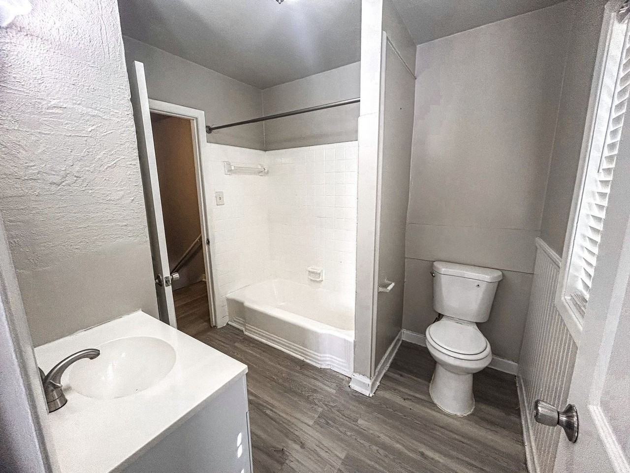 214 Ridgewood Ave #214 - Photo 3 of 19