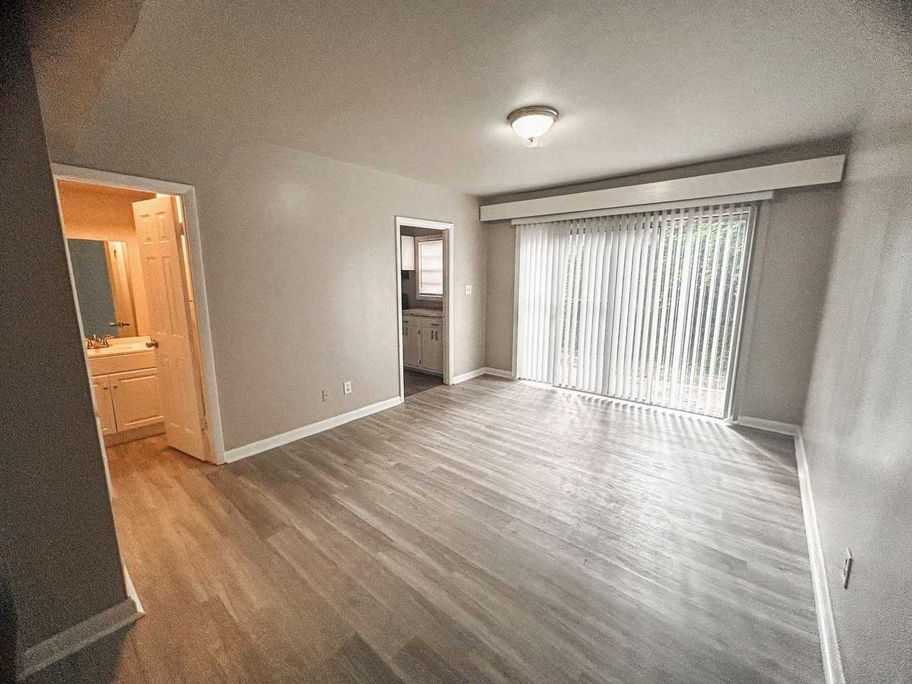 214 Ridgewood Ave #214 - Photo 7 of 19