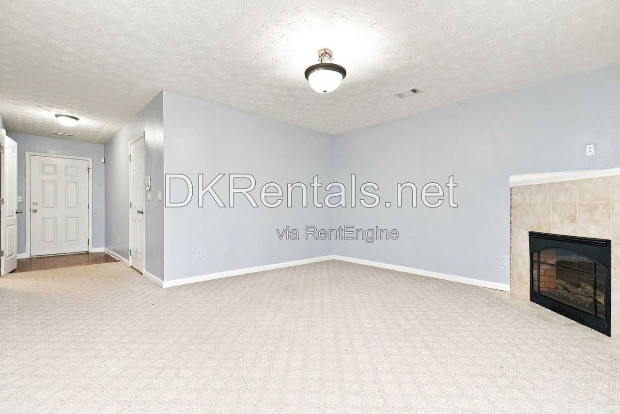 935 Magnolia Gardens Walk - Photo 3 of 15