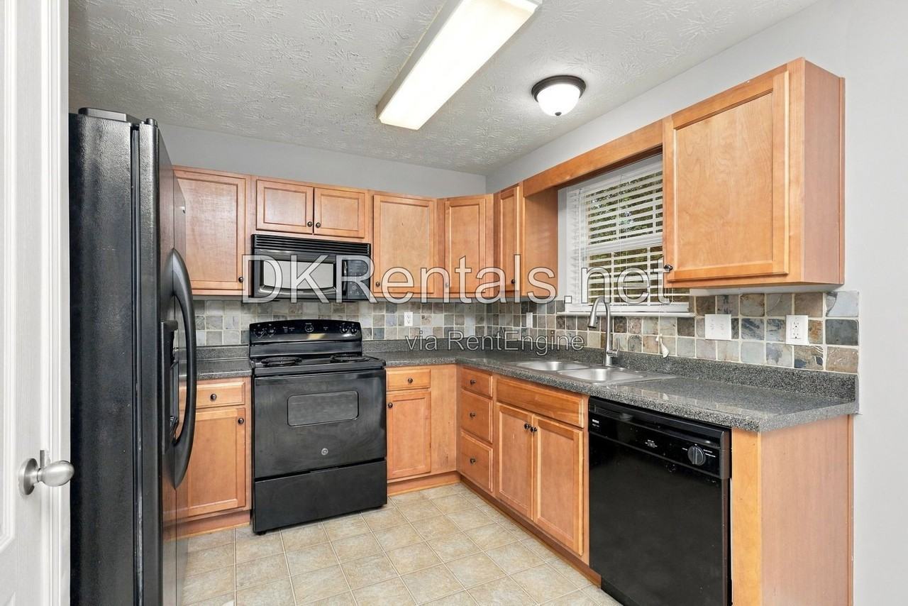 935 Magnolia Gardens Walk - Photo 6 of 15