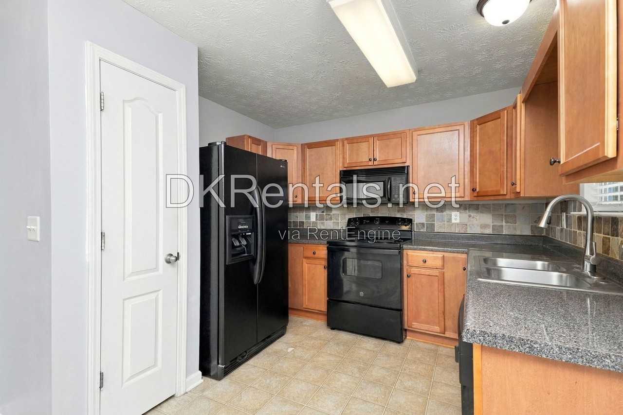 935 Magnolia Gardens Walk - Photo 7 of 15