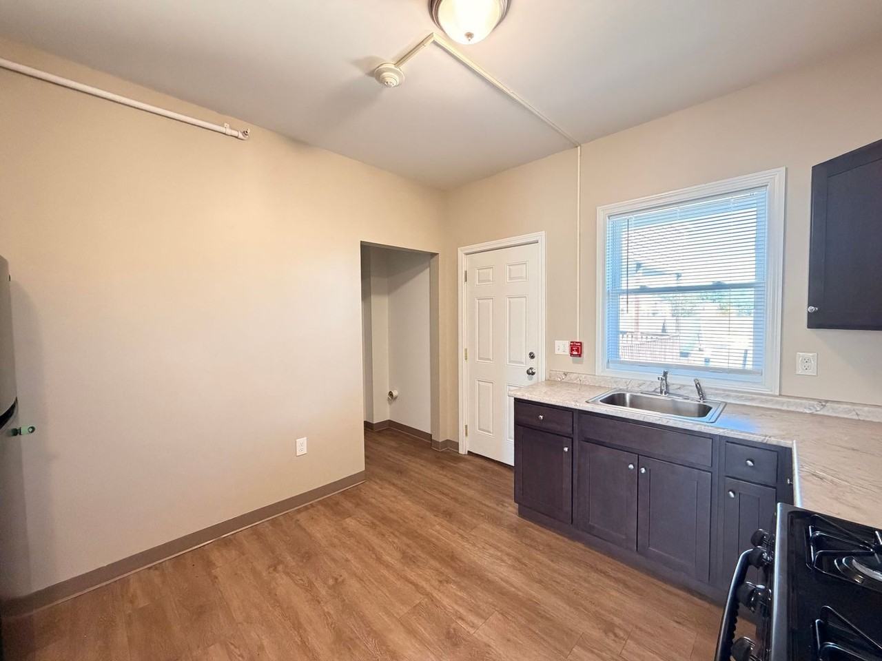 461 Beech St #3 - Photo 4 of 19