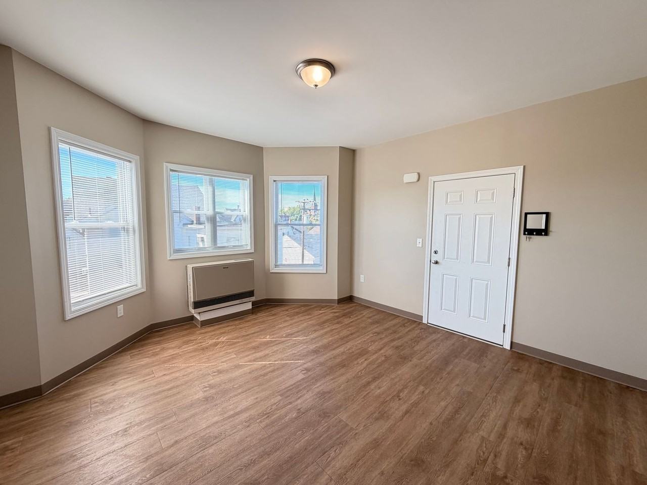 461 Beech St #3 - Photo 5 of 19
