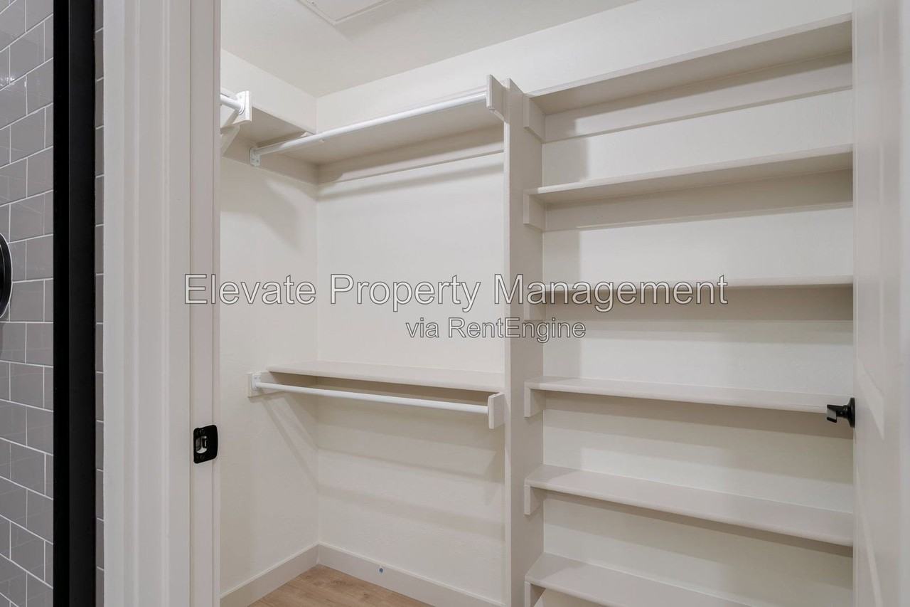 844 Nw 43rd St #104 - Photo 7 of 9