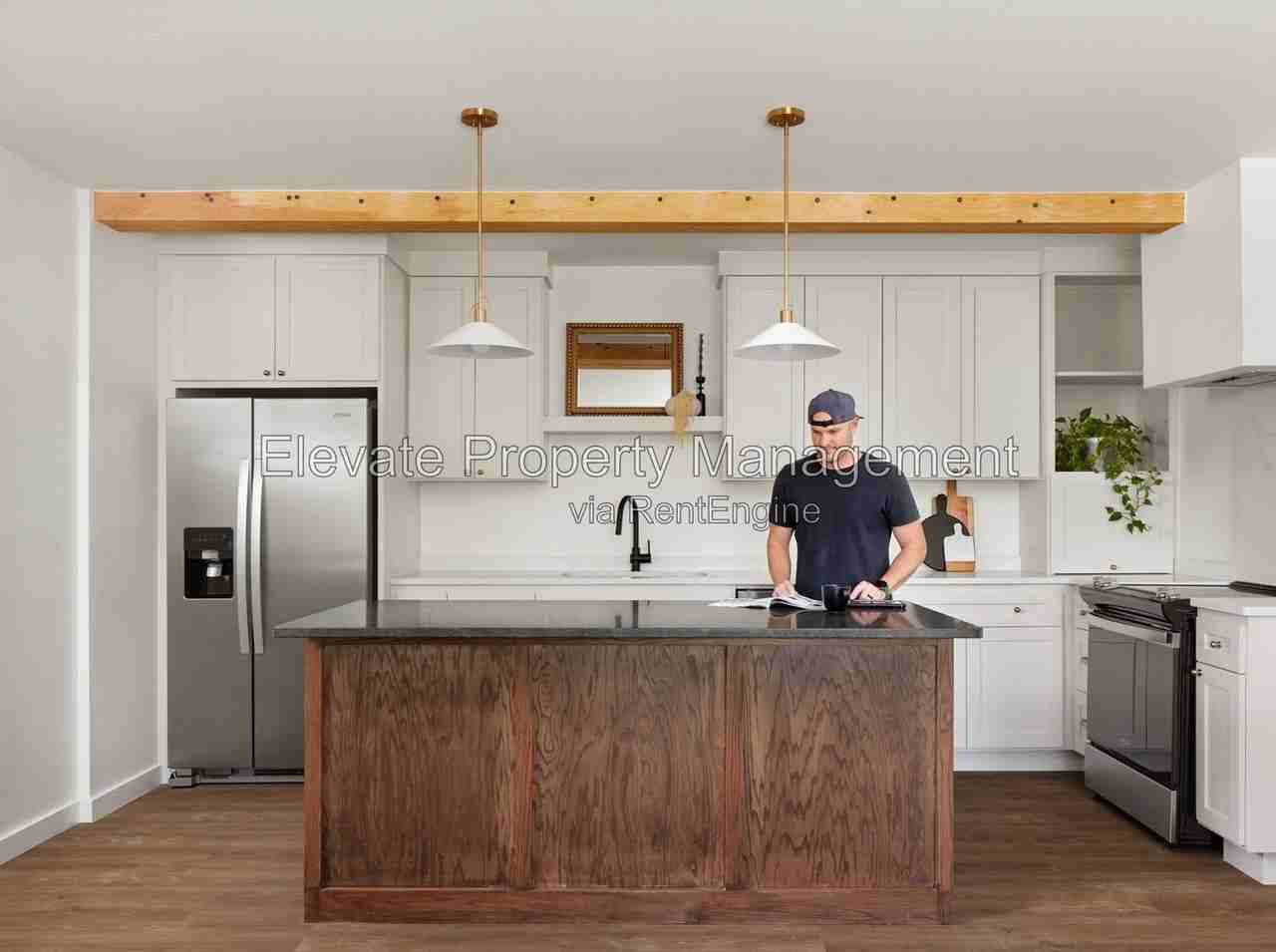 844 Nw 43rd St #301 - Photo 3 of 11