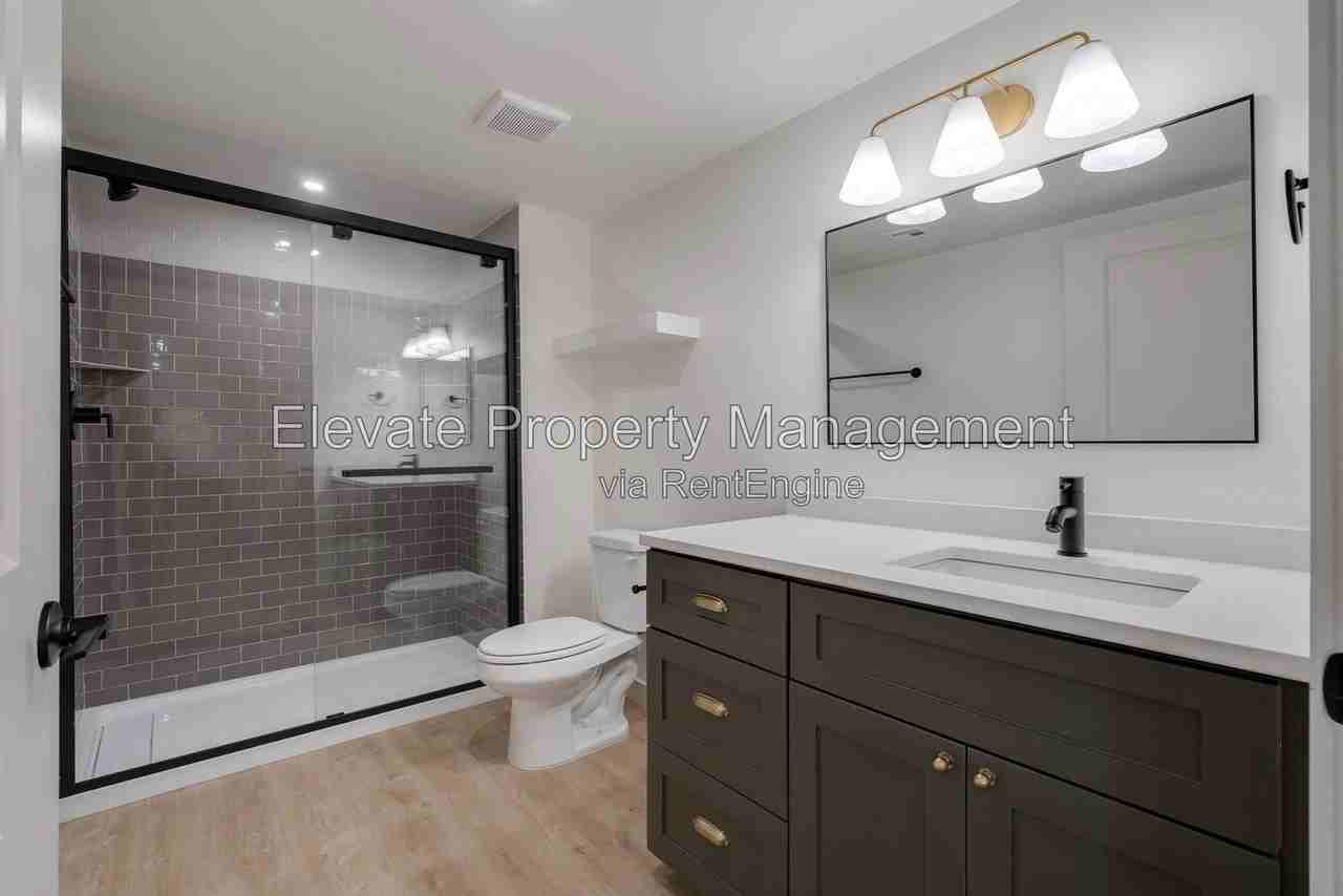 844 Nw 43rd St #301 - Photo 6 of 11