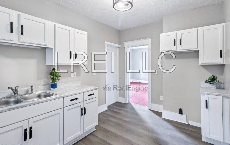 2522 Wilson Ave - Photo 4 of 16
