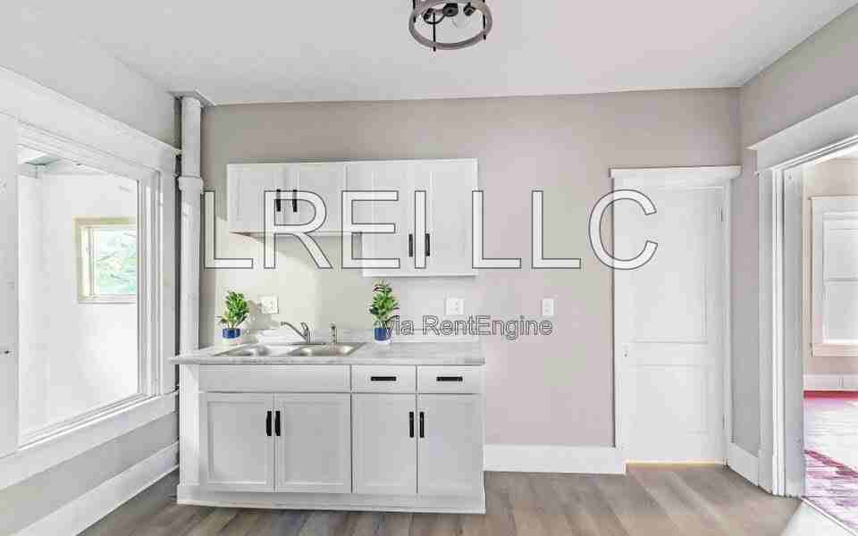 2522 Wilson Ave - Photo 5 of 16