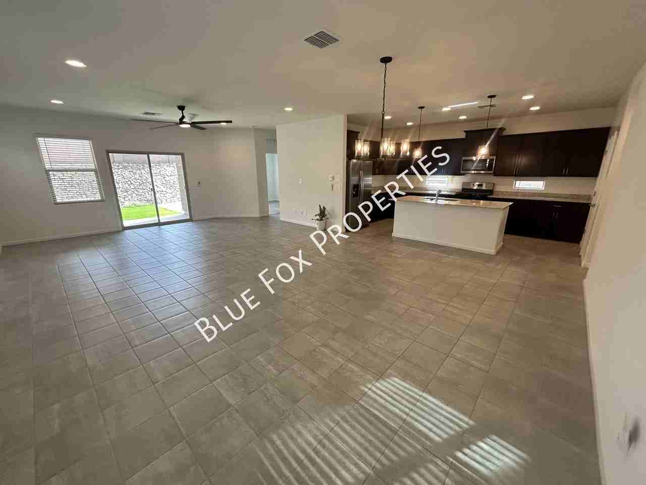 6973 W Jadewood Ln - Photo 4 of 39