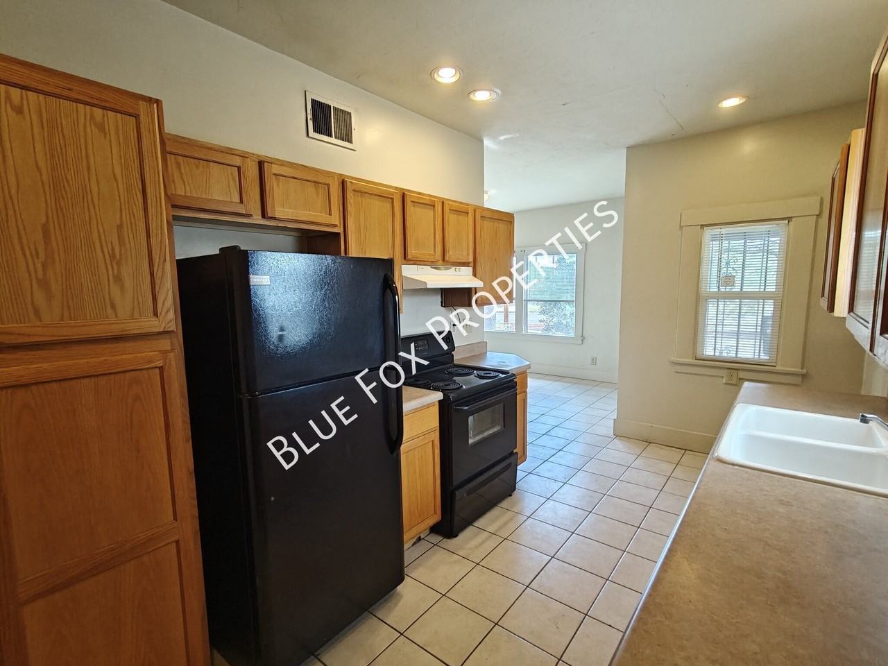 1501 N 6th Ave - Photo 2 of 33