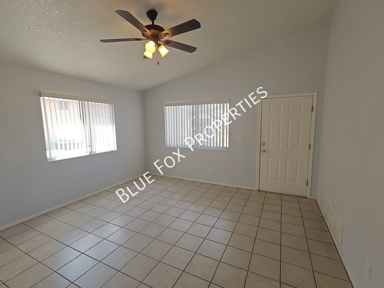 7960 S Lennox Ln - Photo 3 of 42