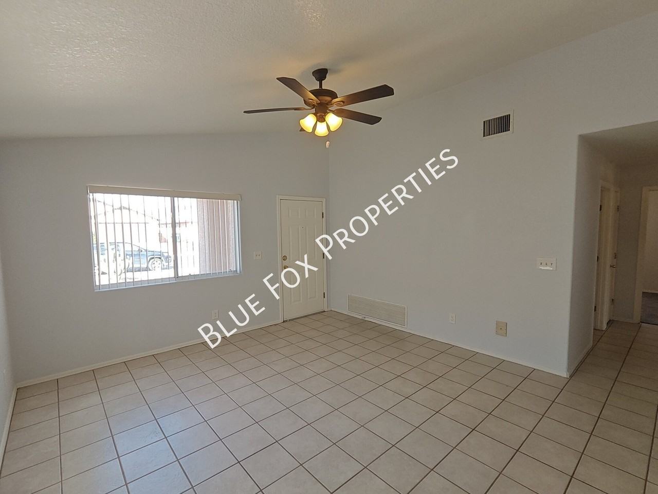 7960 S Lennox Ln - Photo 4 of 42