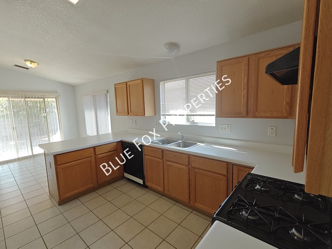 7960 S Lennox Ln - Photo 6 of 42