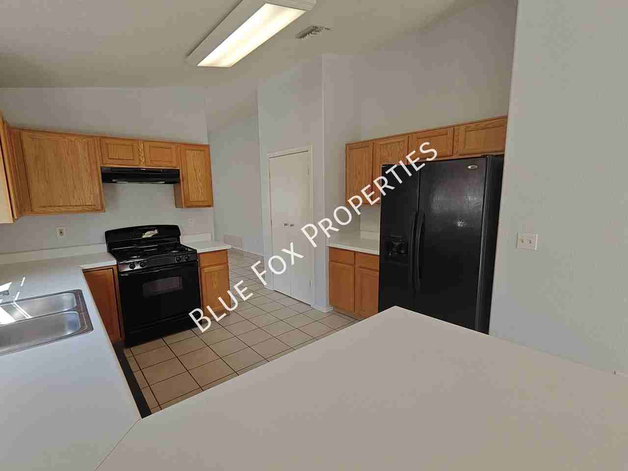7960 S Lennox Ln - Photo 7 of 42