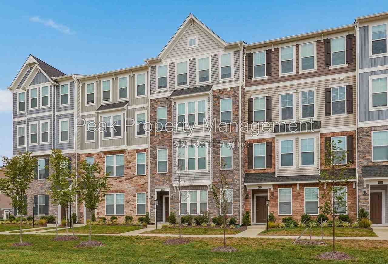 9256 Magellan Pkwy #B - Photo 2 of 31
