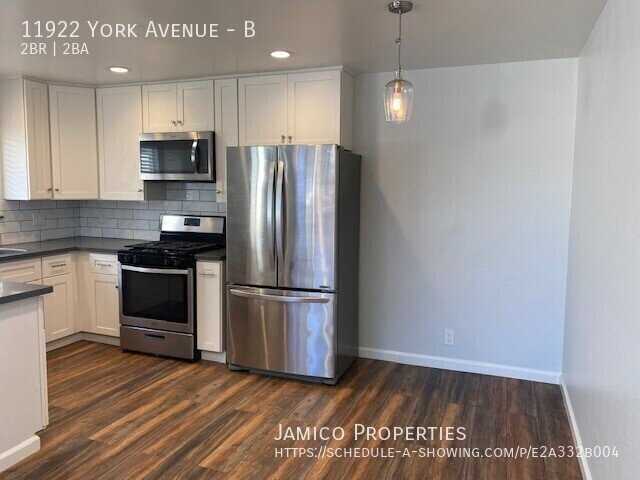 11922 York Ave #B - Photo 5 of 10