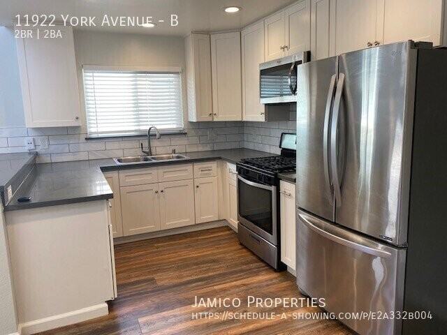 11922 York Ave #B - Photo 6 of 10