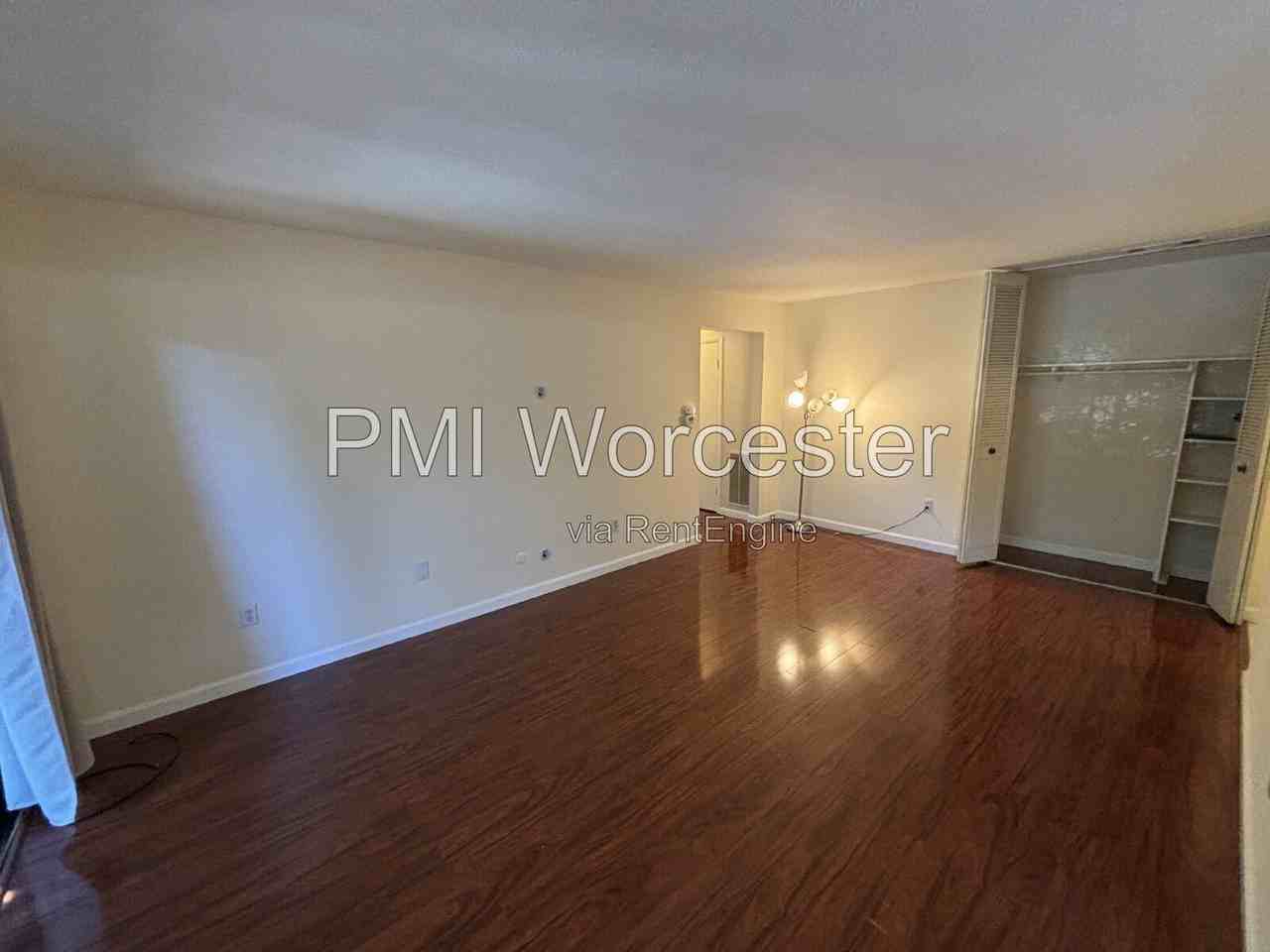 66 Shrewsbury Green Dr - Photo 4 of 15