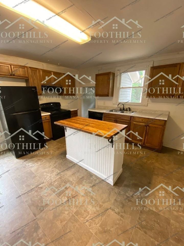 800 Linley St - Photo 4 of 14