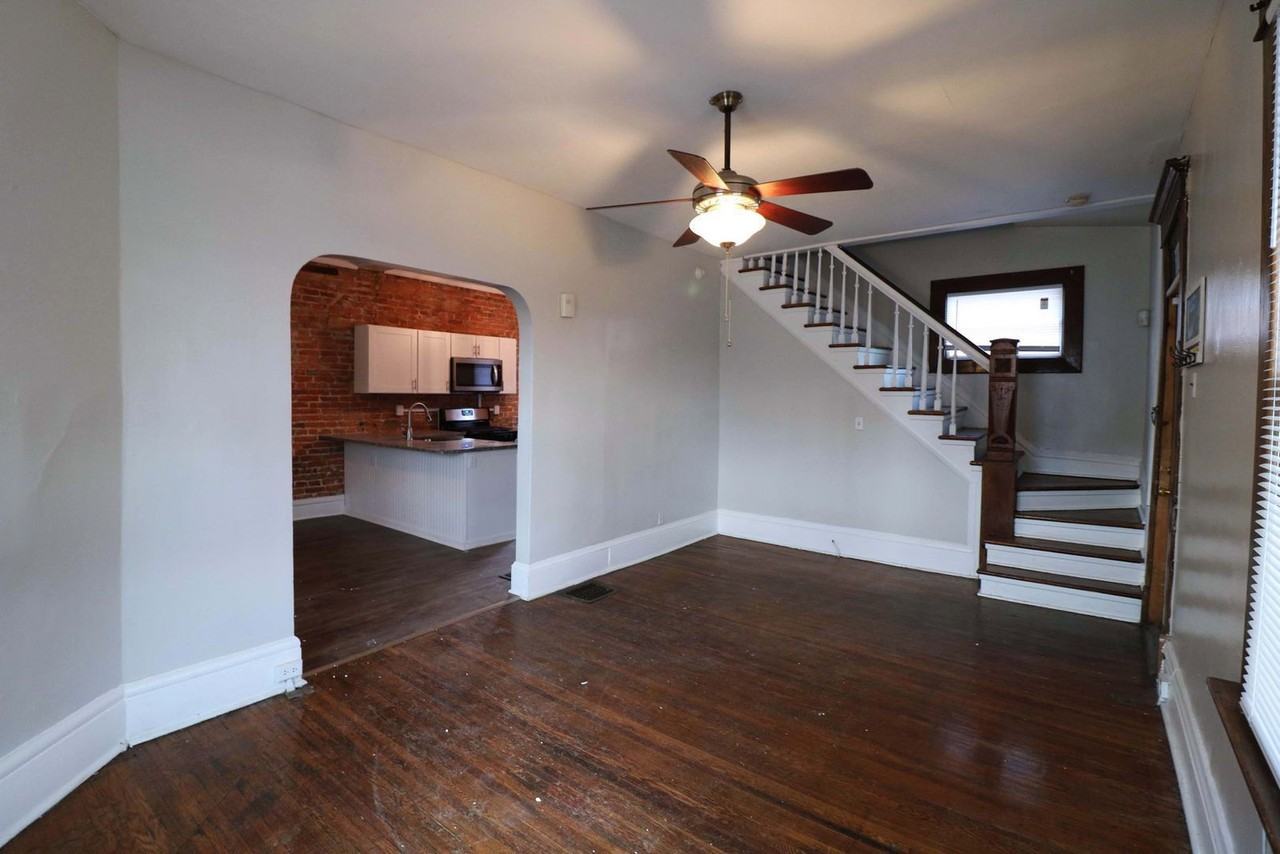 1603 Summit St - Photo 5 of 13