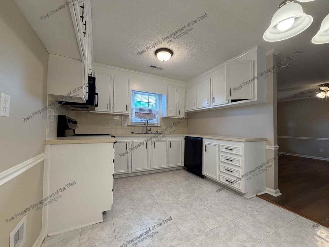 243 Olde Vineyard Ct - Photo 4 of 17