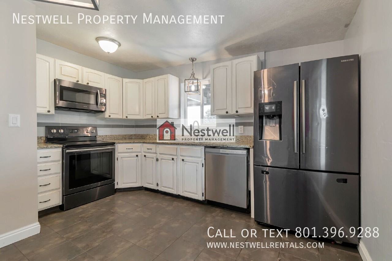 1911 W Rocky Rd - Photo 3 of 29