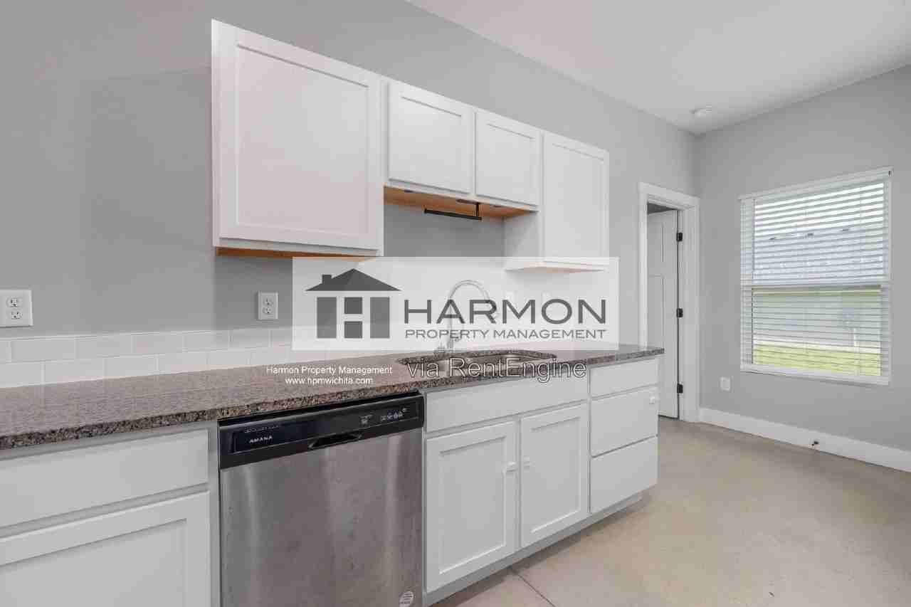 2172 S Thatcher Ct - Photo 3 of 13