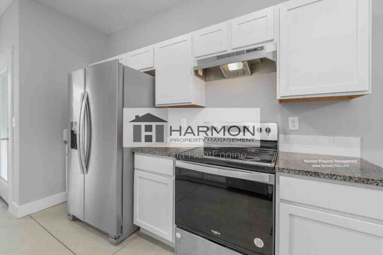 2172 S Thatcher Ct - Photo 4 of 13