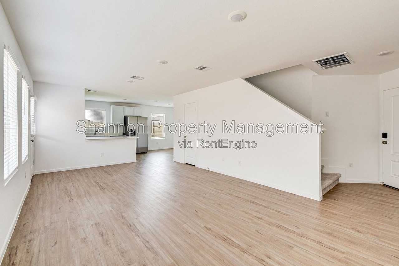 18553 Cepagatti Dr - Photo 4 of 29