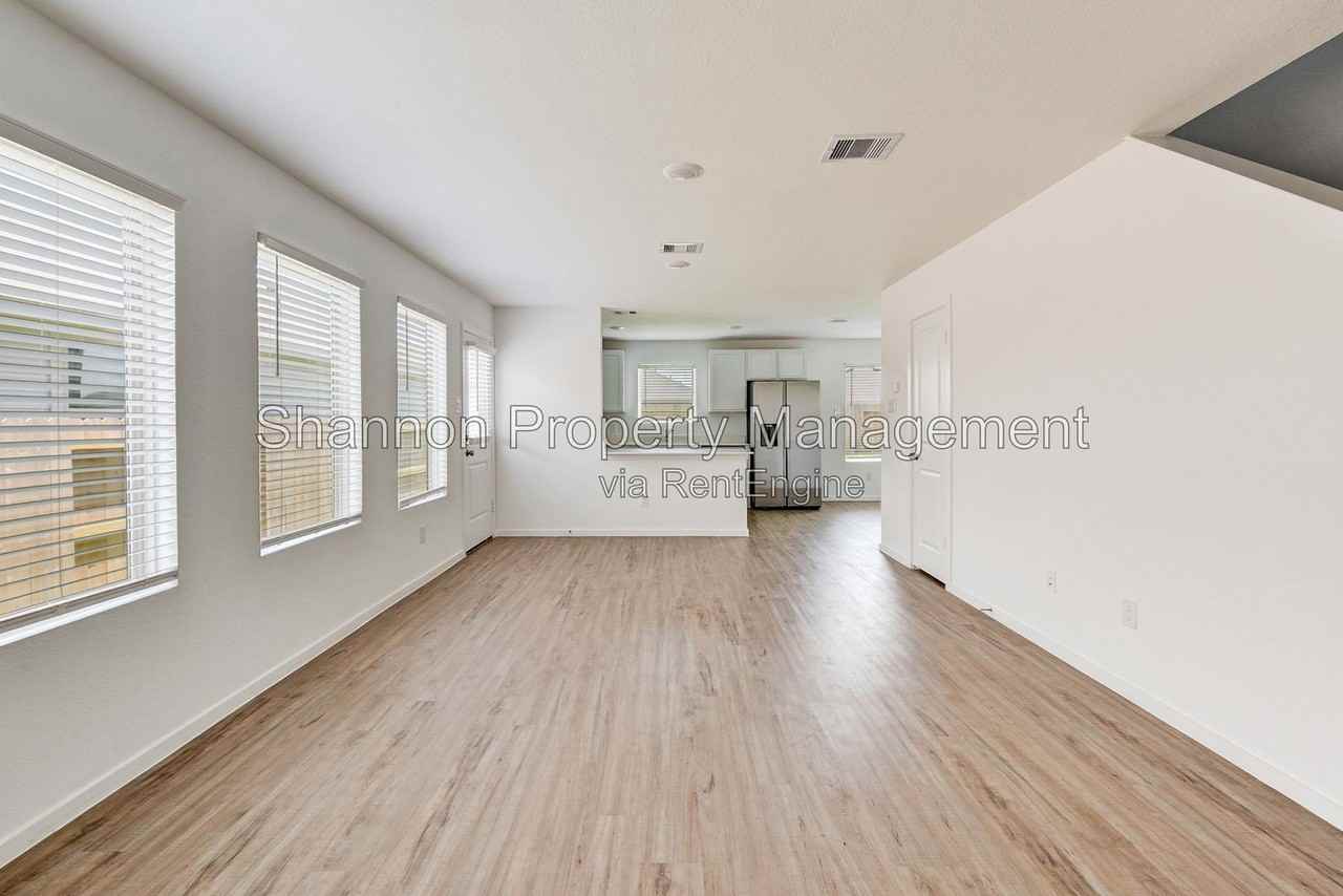 18553 Cepagatti Dr - Photo 5 of 29