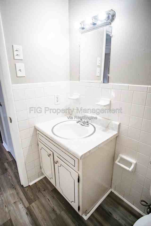 4834 Scheel Rd #211 - Photo 7 of 9