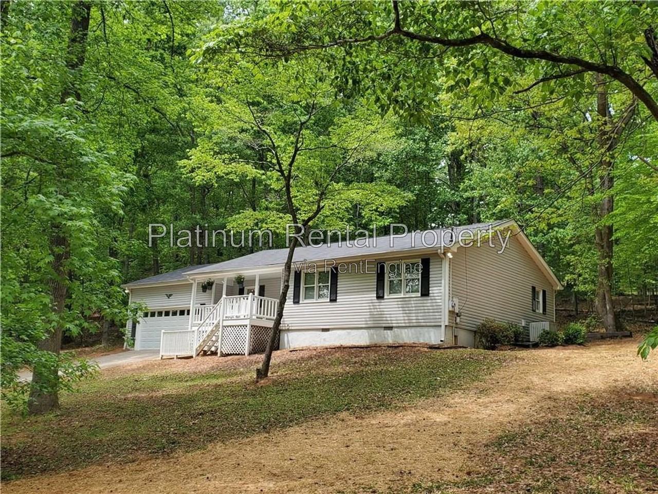 219 Mohawk Trl - Photo 3 of 32
