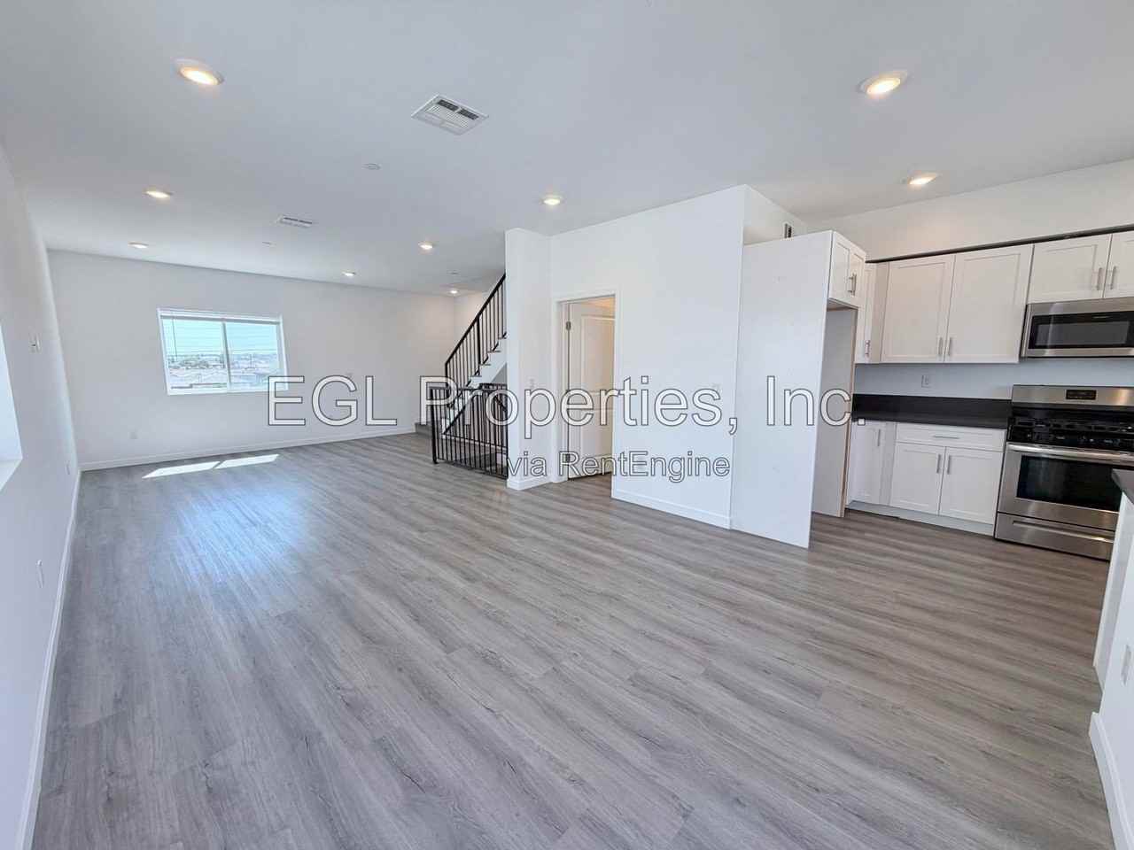 10501 Buford Ave #D - Photo 2 of 25