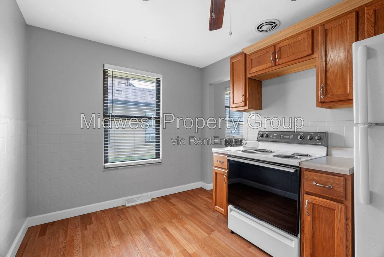 9204 Lackland Rd #7 - Photo 3 of 13