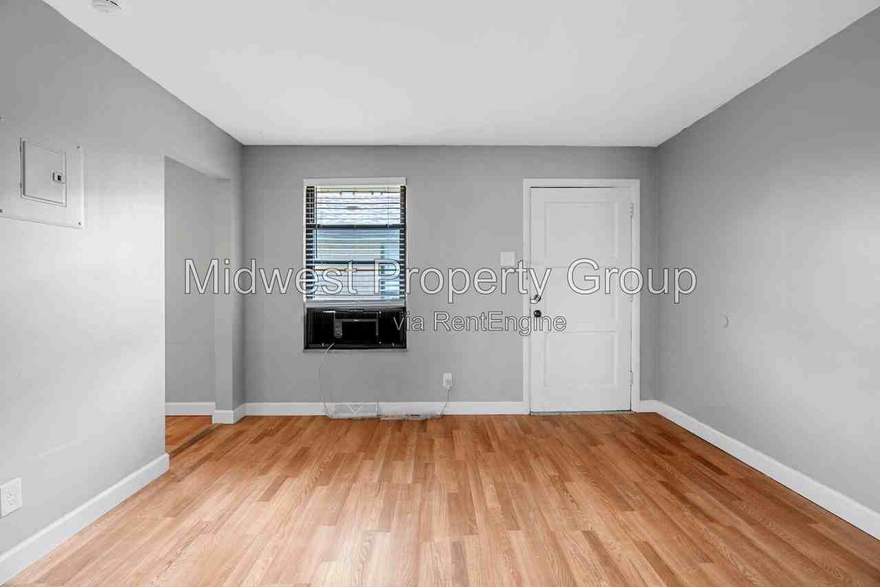 9204 Lackland Rd #7 - Photo 4 of 13