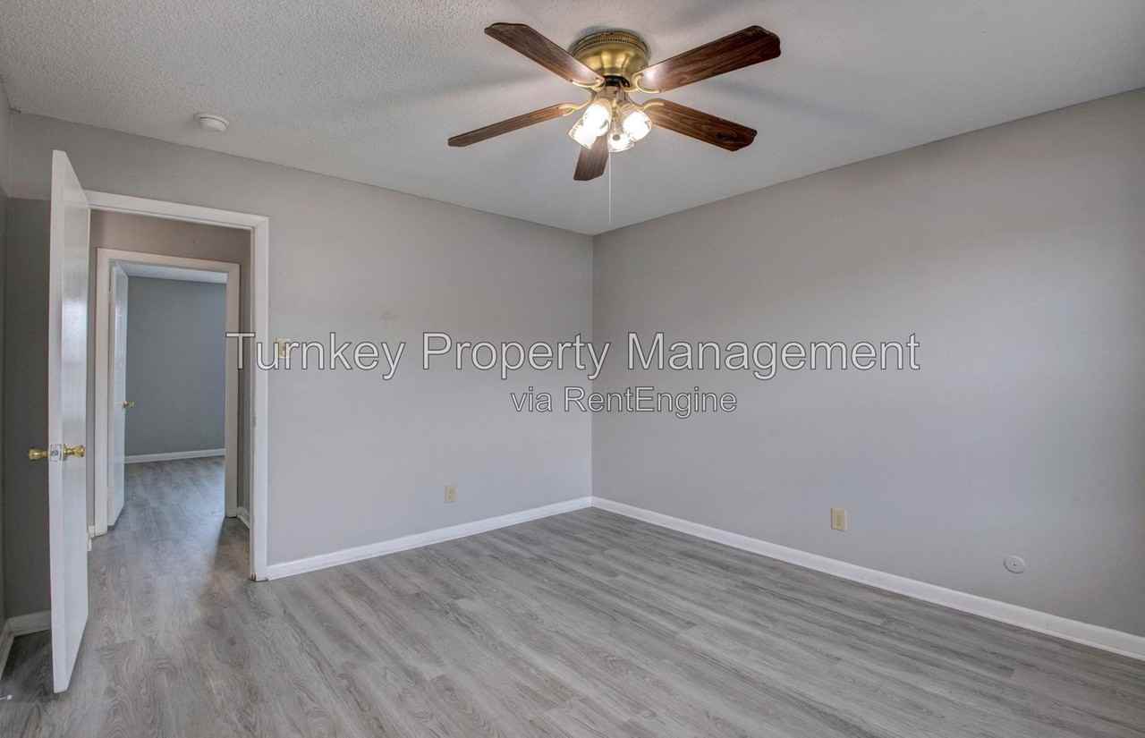 1901 Sanford Dr #1 - Photo 4 of 10