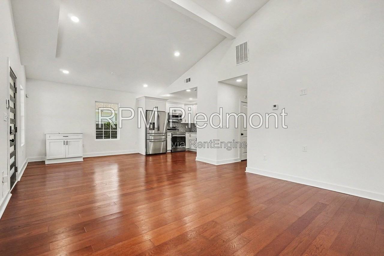 2822 Waters Rd Sw - Photo 2 of 30