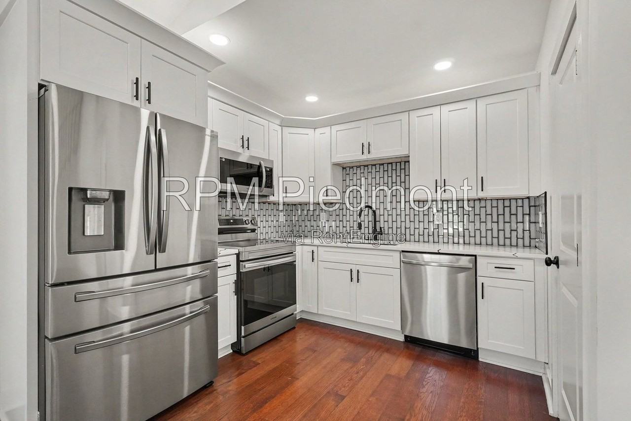 2822 Waters Rd Sw - Photo 4 of 30