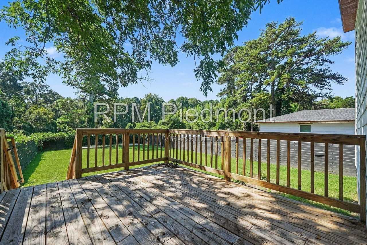 2822 Waters Rd Sw - Photo 5 of 30
