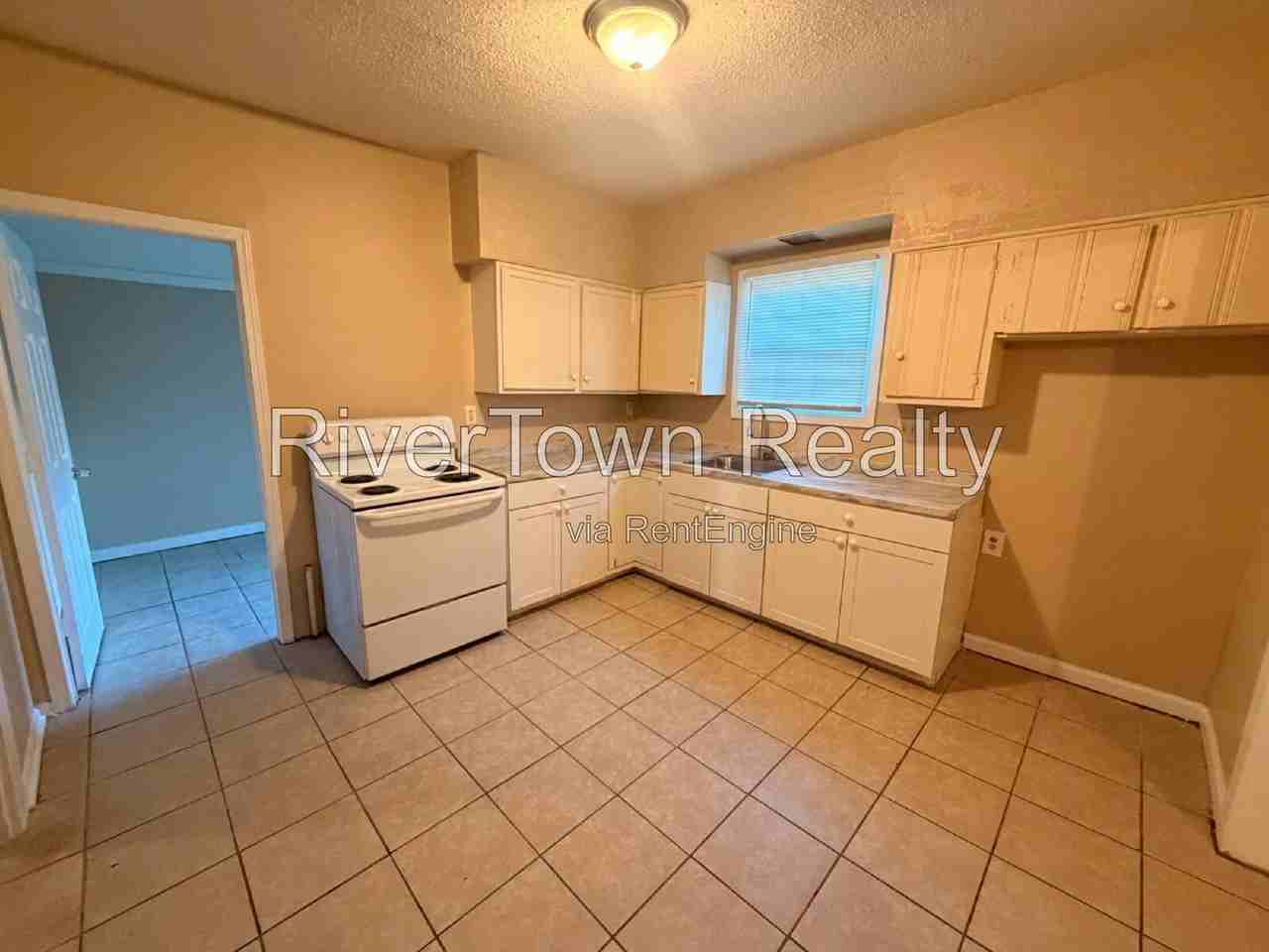 3532 Kallaher Ave - Photo 6 of 17