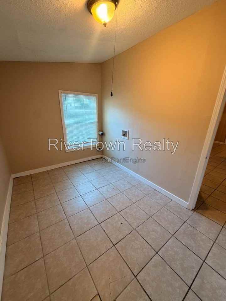 3532 Kallaher Ave - Photo 7 of 17