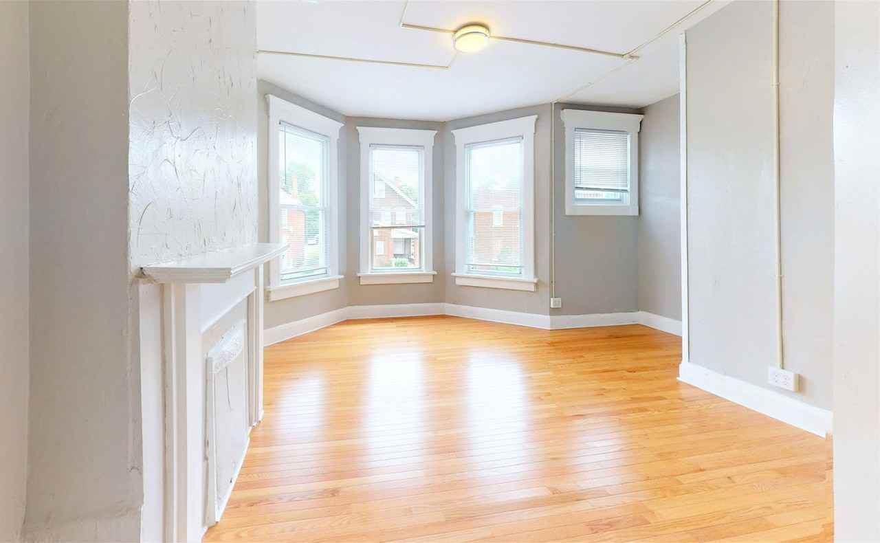 2355 1/2 N High St - Photo 2 of 8