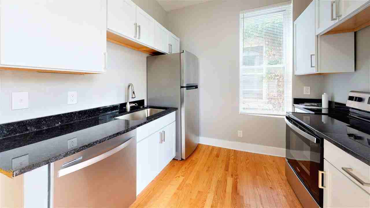 2355 1/2 N High St - Photo 3 of 8