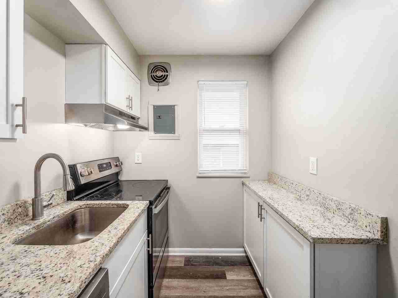 60 W 8th Ave - Photo 3 of 18