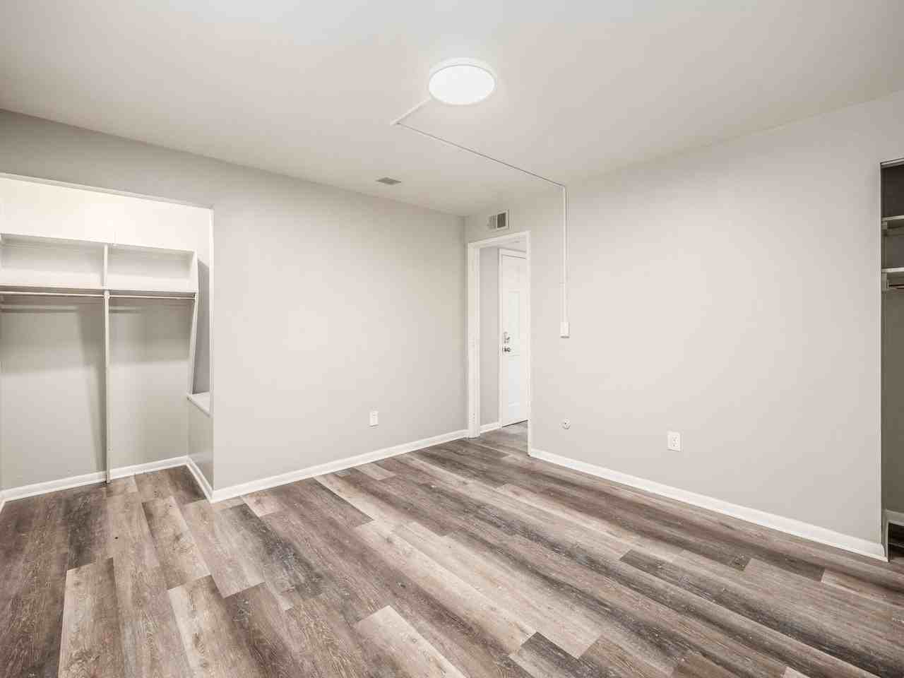 60 W 8th Ave - Photo 6 of 18