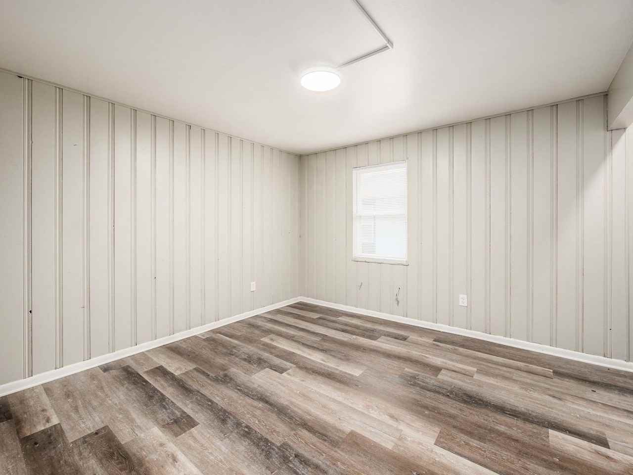 60 W 8th Ave - Photo 7 of 18